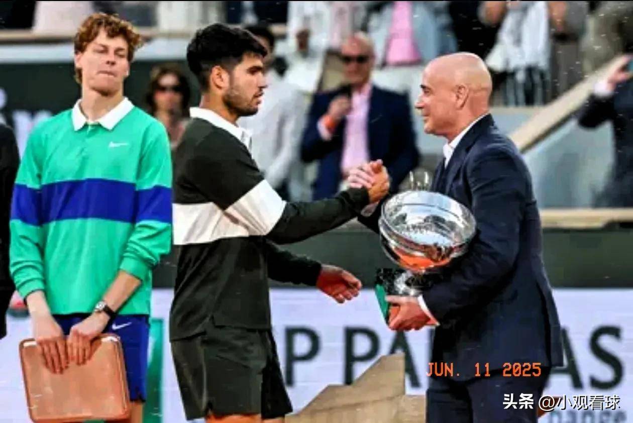 爱游戏官网-出色防守引发热议!,费德勒在DWG比赛中晋级下一阶段全场沸腾不已的简单介绍-爱游戏官网